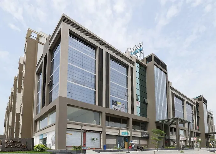 Oyo 46052 Hotel Pacific Villa Ahmedabad